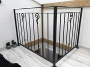 Stakettengeländer mit Zierstab