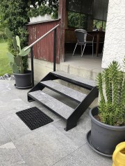 Treppe mit Steintritten