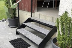 Treppe mit Steintritten